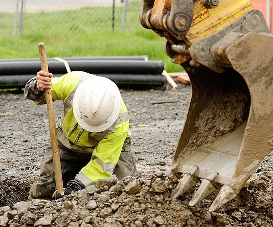 Земляные работы в Серпухове и  Московской области